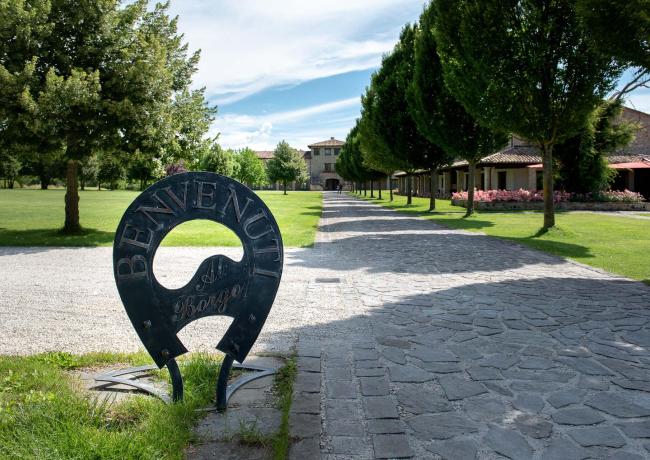 borgolanciano it offerta-resort-marche-con-cena-gourmet-inclusa 007