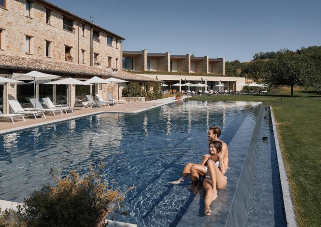 borgolanciano it offerta-infrasettimanale-per-coppie-resort-con-spa-nelle-marche 010