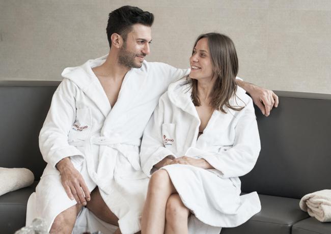 borgolanciano de valentinstag-paket-resort-mit-spa-in-den-marken-mit-paar-massage 008