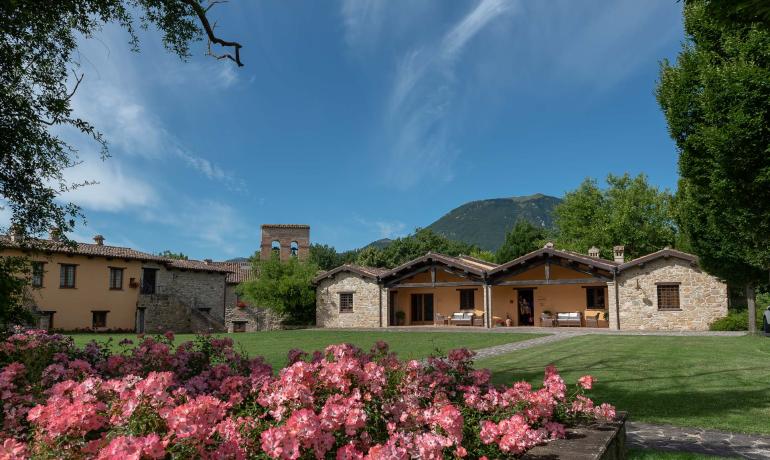 borgolanciano it offerta-resort-marche-con-cena-gourmet-inclusa 003