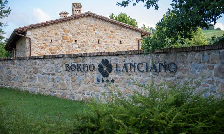 borgolanciano it offerta-resort-marche-con-cena-gourmet-inclusa 004