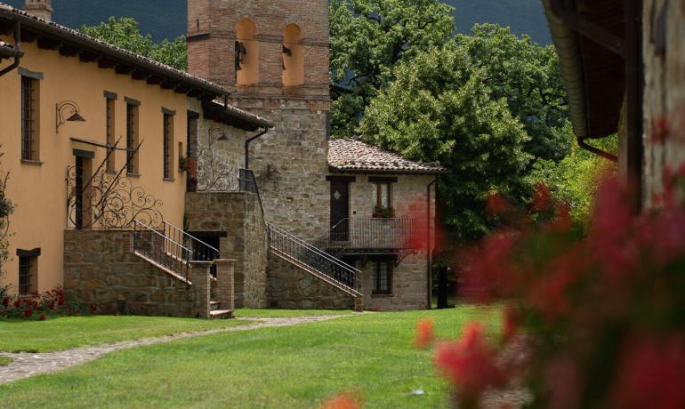 borgolanciano it pacchetto-relax-resort-nelle-marche-con-cena-inclusa-e-escursioni 002