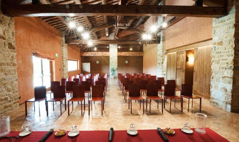 borgolanciano it location-per-eventi-nelle-marche-con-sale-meeting-spa-e-ristorante 003