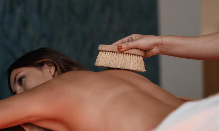 borgolanciano fr forfait-spa-dans-les-marches-avec-massage-inclus 006